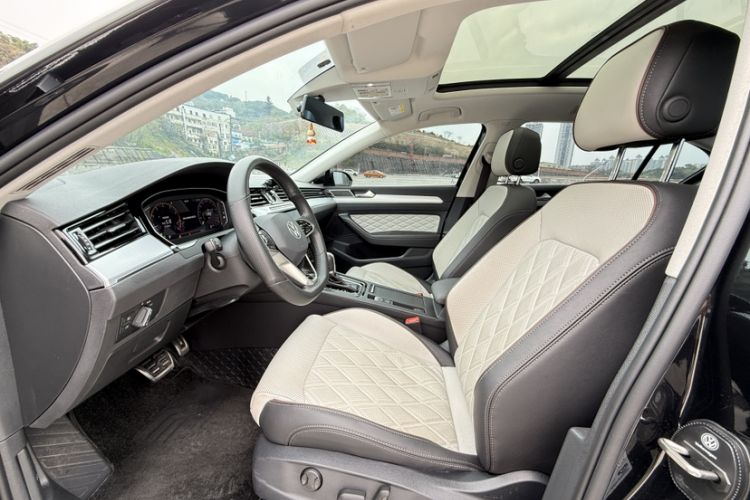 Used Volkswagen Magotan 2023 2 Million Units Commemorative Edition 330TSI DSG Luxury Version Interior 2