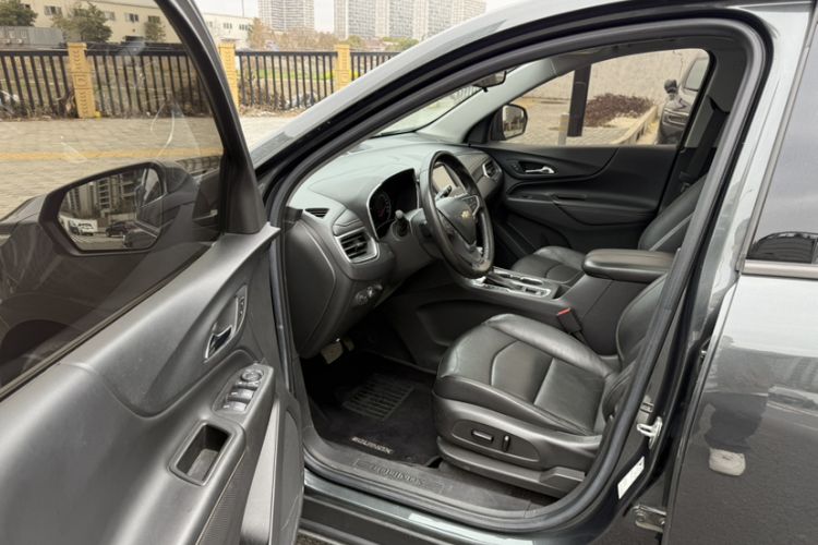 Used Chevrolet Equinox 2019 535T Automatic Chijie Edition China VI Interior 3