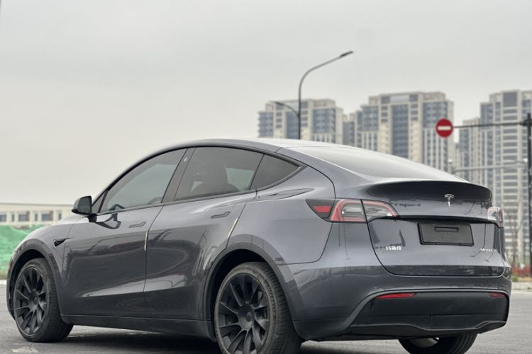 Used Tesla Model Y 2021 Long-Range All-Wheel-Drive Version

