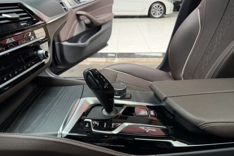 Used BMW 5 Series 2023 530Li Leading Model M Sport Package
