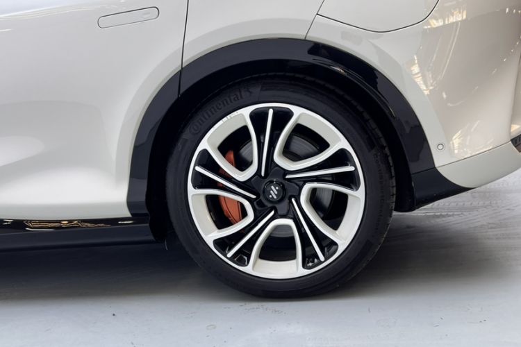 Used IM LS7 2023 100kWh Lux All-Wheel-Drive Version