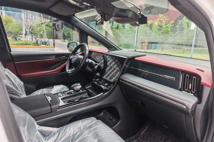 Used GAC Trumpchi M8 2023 Zongshi Series Dual-Motor Supreme Edition Interior 4