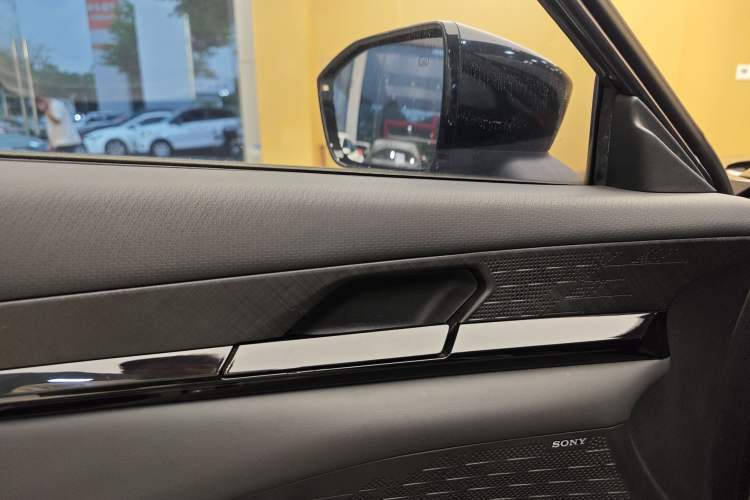 Used CHANGAN UNI-V 2022 1.5T Smart Navigation Version Interior 5