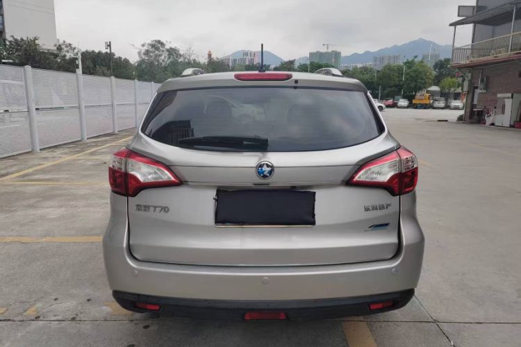 Used Venucia T70 2015 2.0L CVT Smart Choice Edition Exterior 4