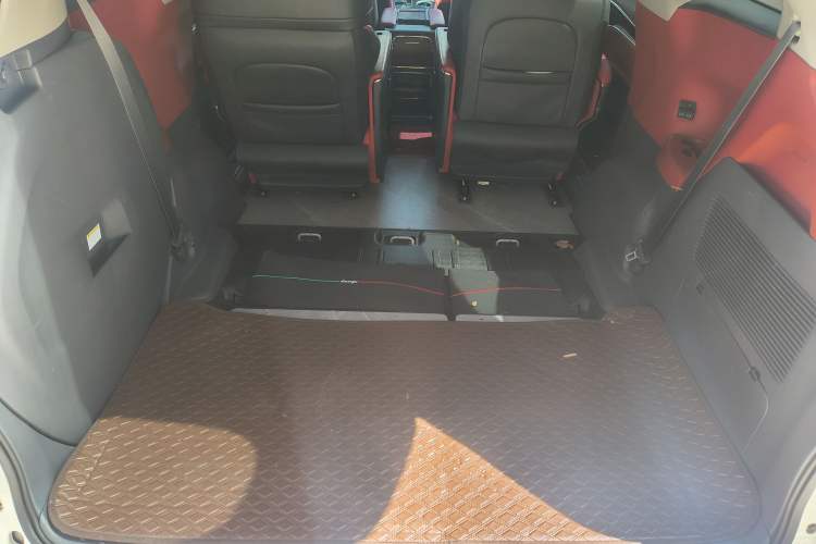 Used Toyota SIENNA 2024 2.5L Hybrid Comfort Edition Interior 8