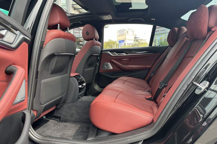 Used BMW 5 Series 2019 Restyled 530Li Luxury Edition M Sport Package Interior 9