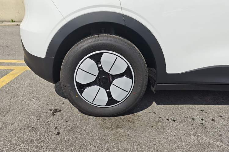 Used Geely Galaxy Geome 2025 410 km Free Version Exterior 7