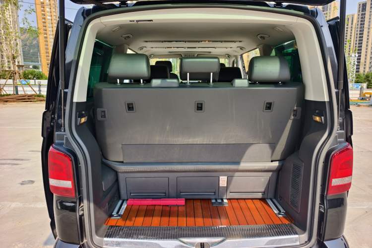 Used Volkswagen Multivan 2012 2.0 TSI Two-Wheel-Drive Luxury Edition