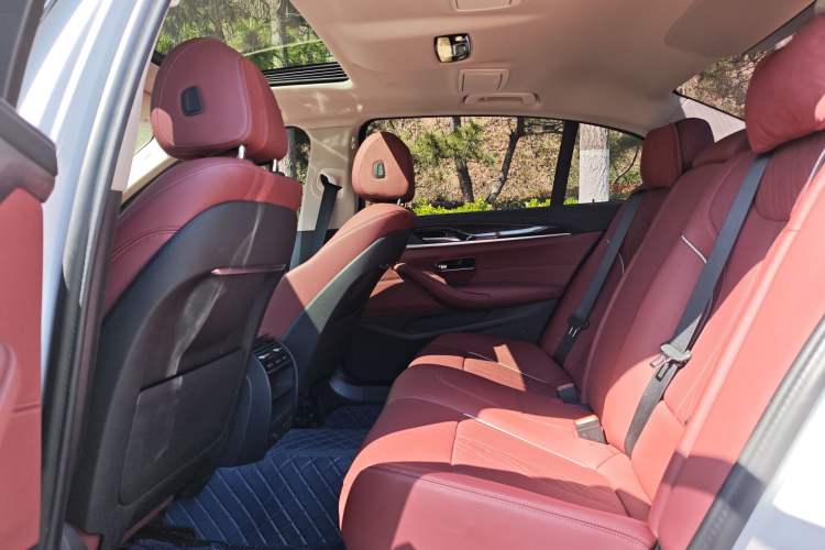 Used BMW 5 Series 2022 Second Facelift 525Li Luxury Package Interior 2