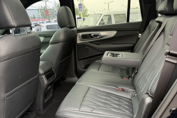 Used GAC Trumpchi GS8 2024 Linghang Series 2.0 TGDI Two-Wheel Drive Luxury Smart Connectivity Version Interior 3