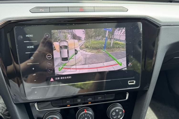 Used Volkswagen Magotan 2023 2 Million Units Limited-Edition 280TSI DSG Comfort Version Interior 10