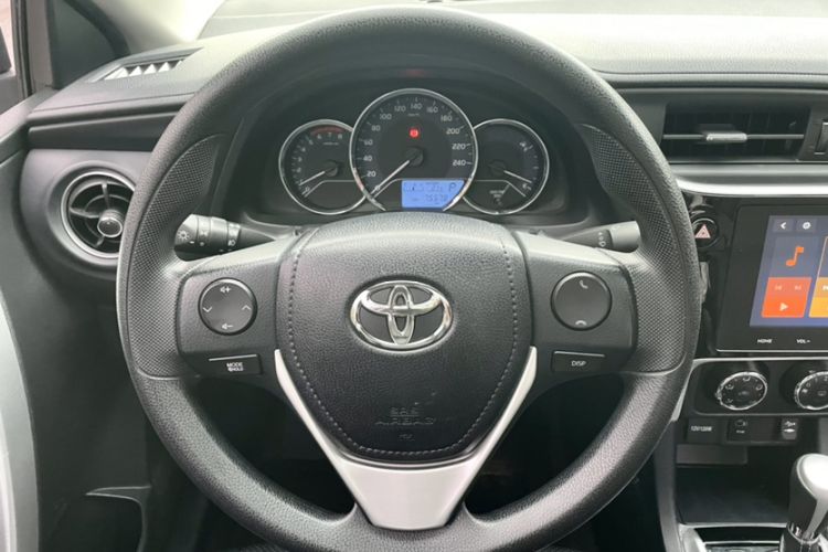 Used Toyota Levin 2017 Revised 185T CVT Elite Edition China V Standard Steering Wheel