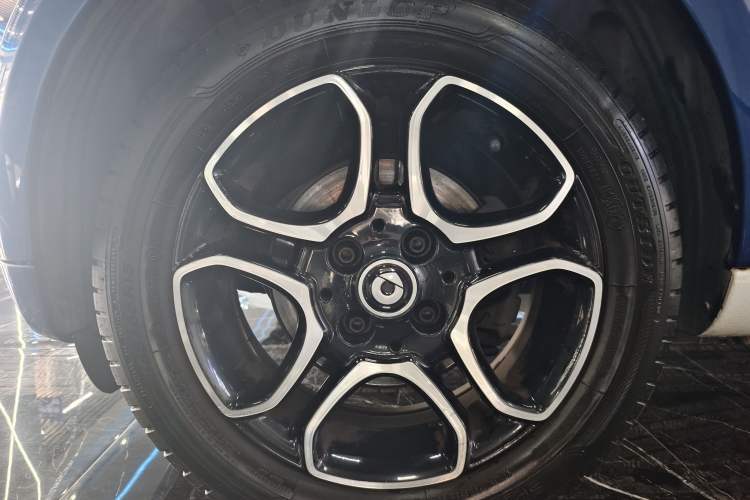 Used smart fortwo 2019 0.9T 66kW Hardtop Wind Power Edition China VI Interior 3