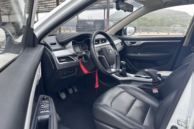 Used Geely Auto Vision 2019 Upgraded Model 1.5L Manual Luxury Version China VI Standard Interior 2