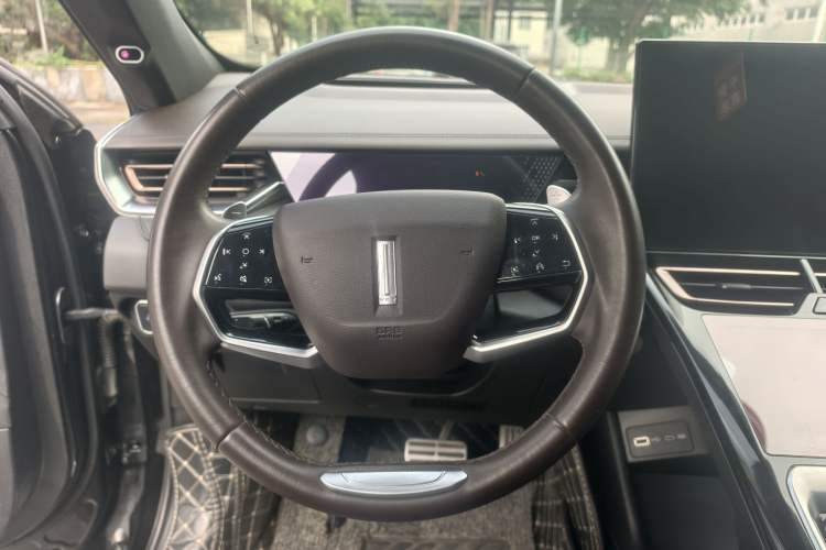 Used Wey Mocha 2021 2.0T Two-Wheel-Drive Ultra-Strong Version
