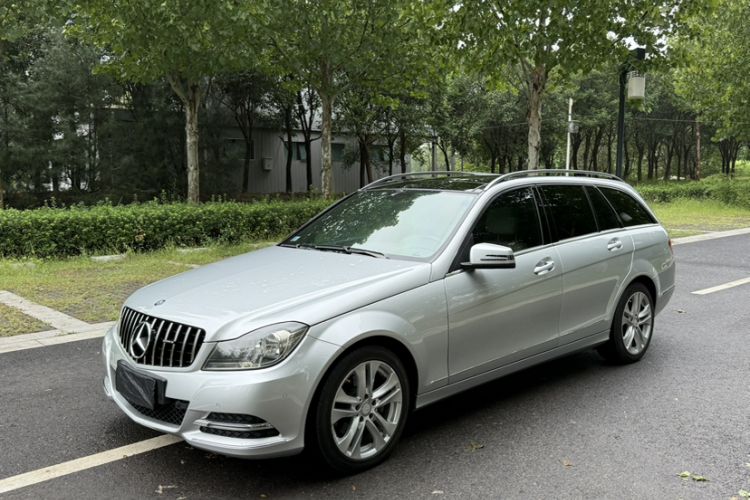 Used Mercedes-Benz C-Class 2011 C 200 Fashion Travel Edition