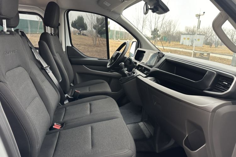 Used Ford Transit 2023 2.0T Diesel Manual Multifunction Commercial Vehicle Mid-axle Mid-roof 5/6 Seats