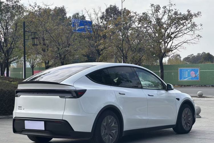 Used Tesla Model Y L 2025 Model Long-Range All-Wheel-Drive Version