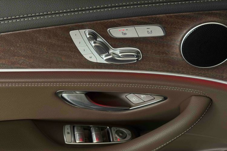 Used Mercedes-Benz E-Class 2023 Updated E 300 L Fashion Edition
