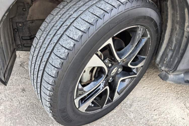 Used Soueast DX7 2015 1.5T Manual Luxury Model