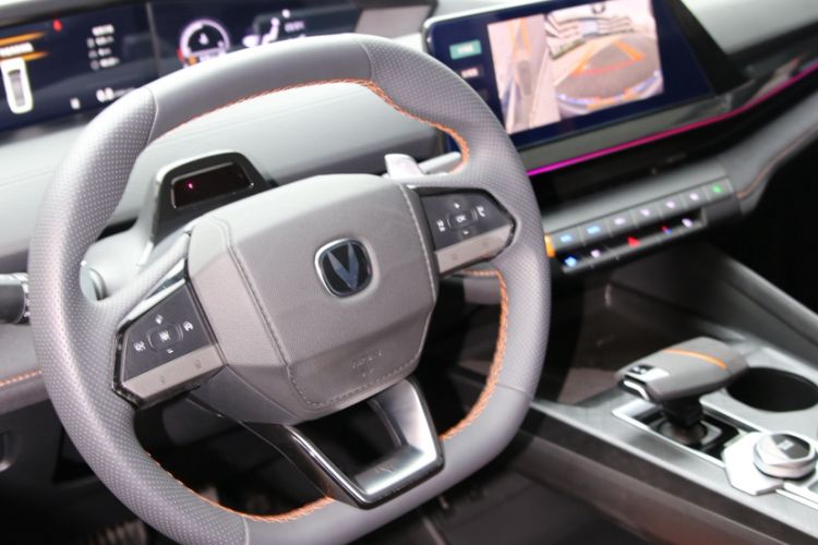 Used CHANGAN UNI-V 2023 2.0T Leading-Speed Edition
