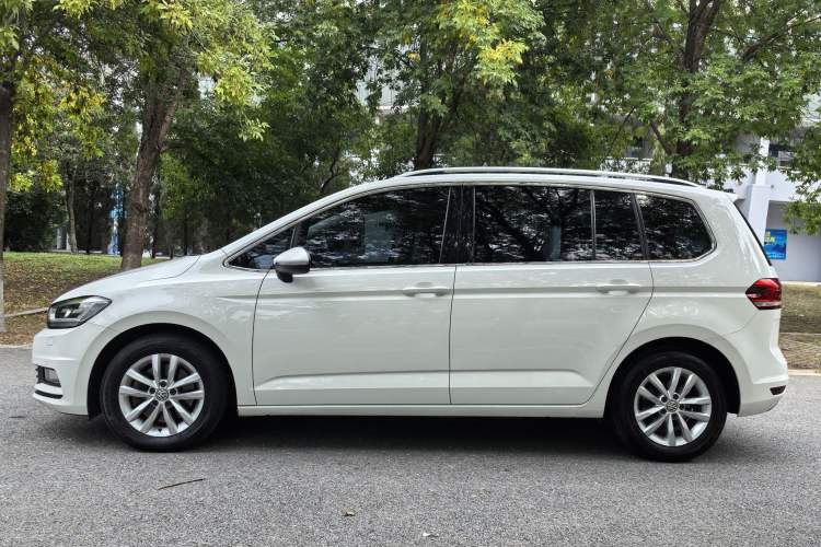 Used Volkswagen Touran 2016 Volkswagen Touran L 280TSI DSG Comfort Edition
