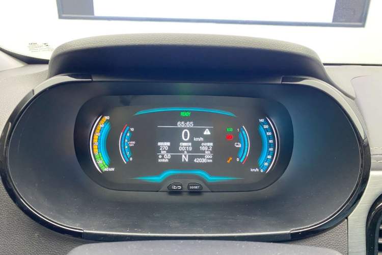 Used Chery New Energy Little Ant 2022 Sweet Pink Edition Low-Sugar Version Lithium Iron Phosphate 30 kW 301 km