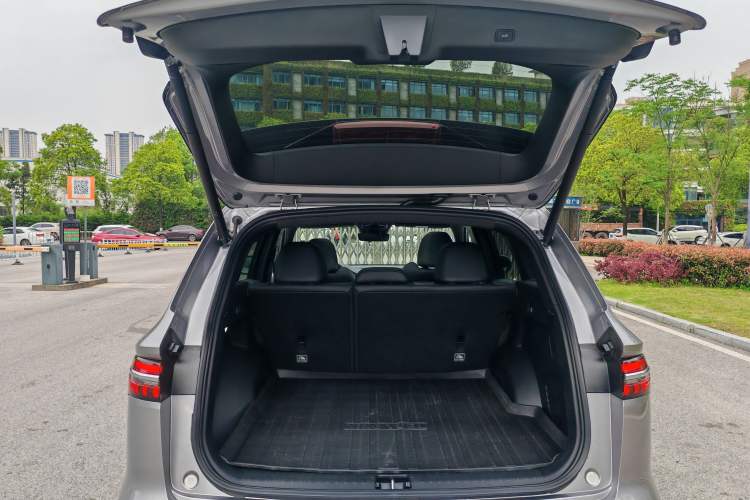 Used Geely Auto Monjaro L 2024 2.0TD High-Power Automatic Two-Wheel Drive Skyline Edition Trunk