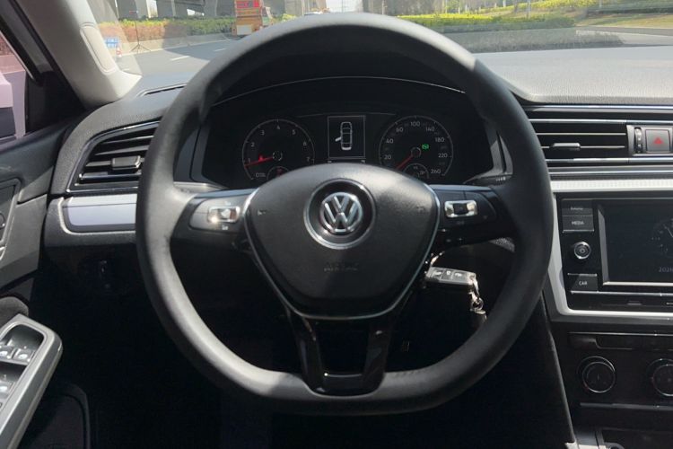 Used Volkswagen Lamando 2019 230TSI DSG Fashion Edition China V Standard