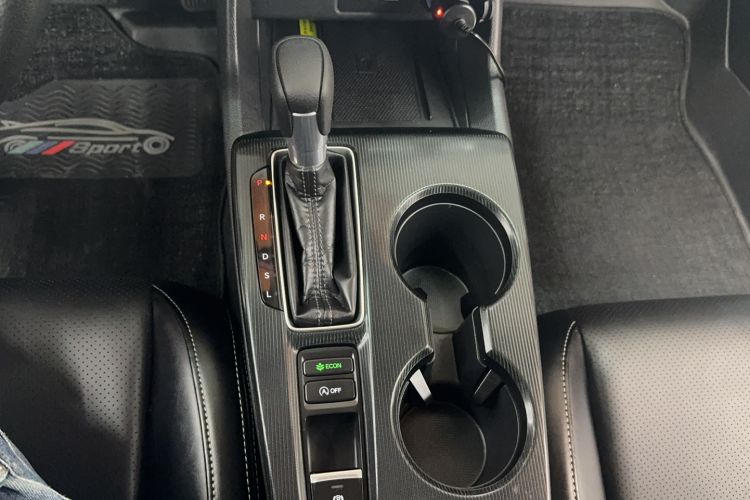 Used Honda Civic 2022 240TURBO CVT Dynamic Edition Gear Lever