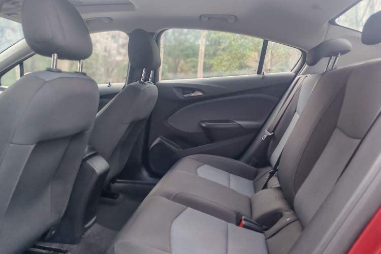 Used Chevrolet Cruze 2017 1.5L Automatic Pioneer Sunroof Edition Exterior 4