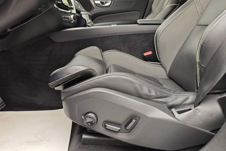 Used Volvo XC60 2021 T5 4x4 Smart & Advanced Sport Edition