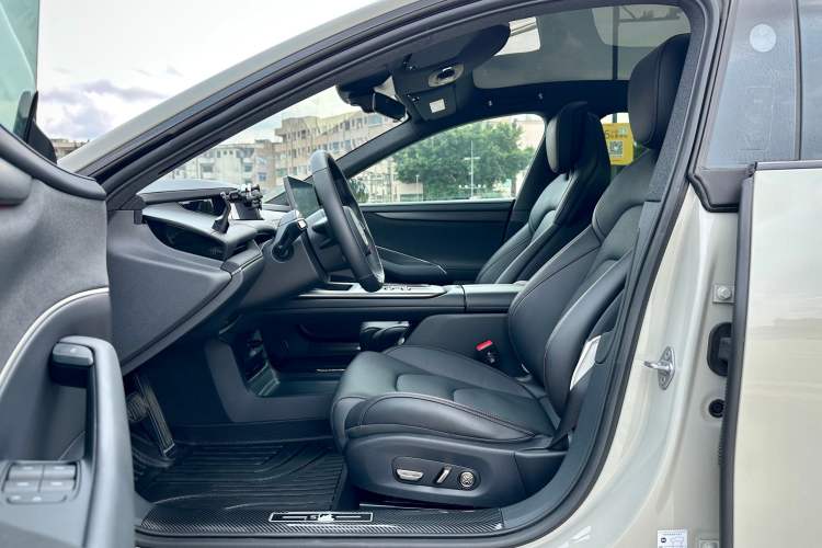 Used Xiaomi Auto SU7 2024 Rear-Drive Long-Range Intelligent Driving Version Left Front Seat