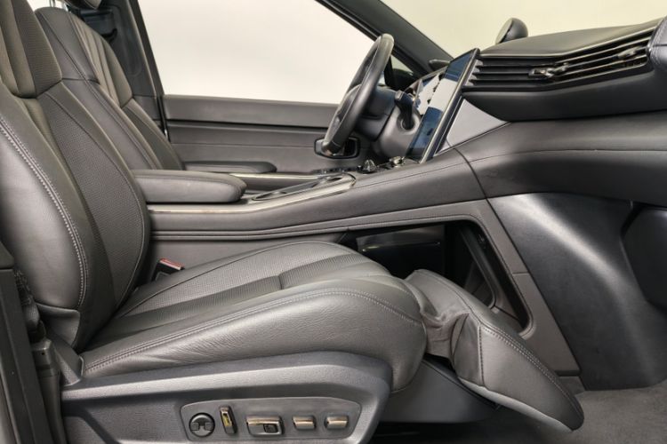 Used Nio ES8 2020 580 km Range Six-Seater Version Right Front Seat