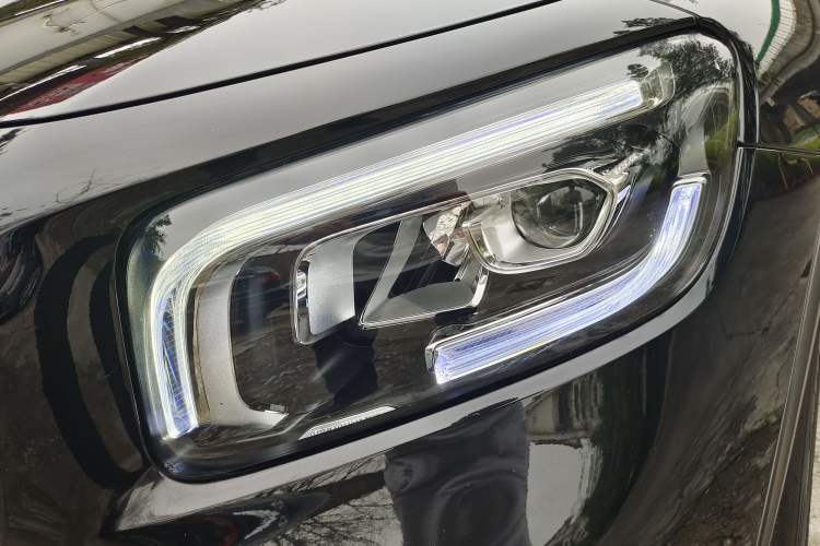 Used Mercedes-Benz GLB 2022 Second Facelift GLB 200 Dynamic Edition Exterior 7