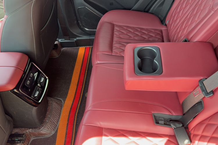 Used JETOUR X70 PLUS 2023 1.5T Manual Warrior PRO 5-Seater Interior 6