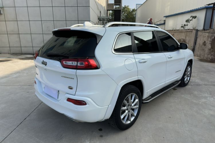 Used Jeep Cherokee 2017 2.4L Professional Edition