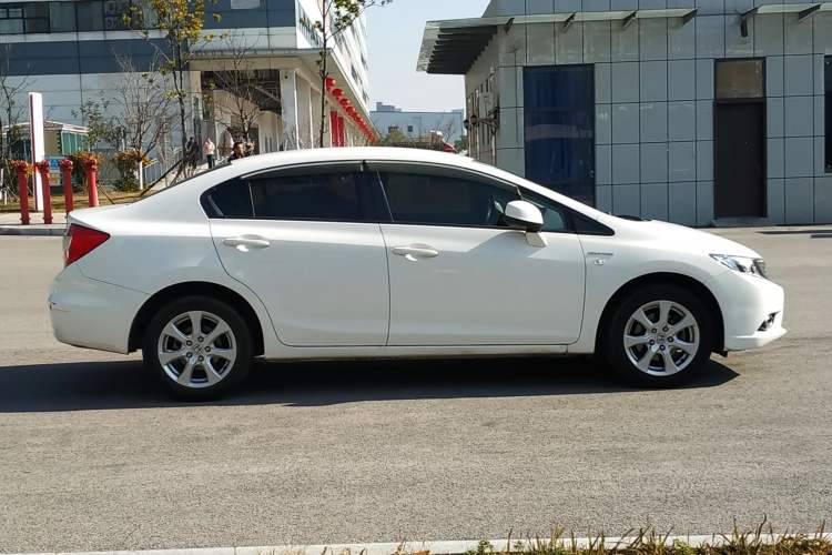 Used Honda Civic 2013 10th Anniversary 1.8L Automatic Comfort Version Exterior 9