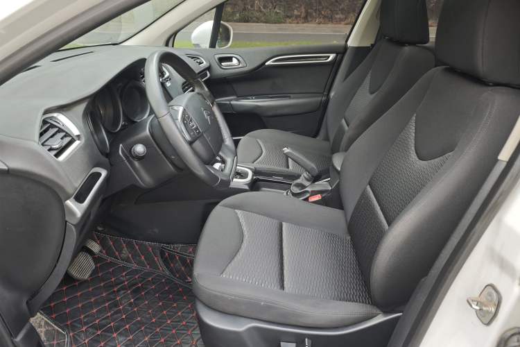 Used Citroen C4L 2015 1.8L Automatic Luxury Edition Interior 1