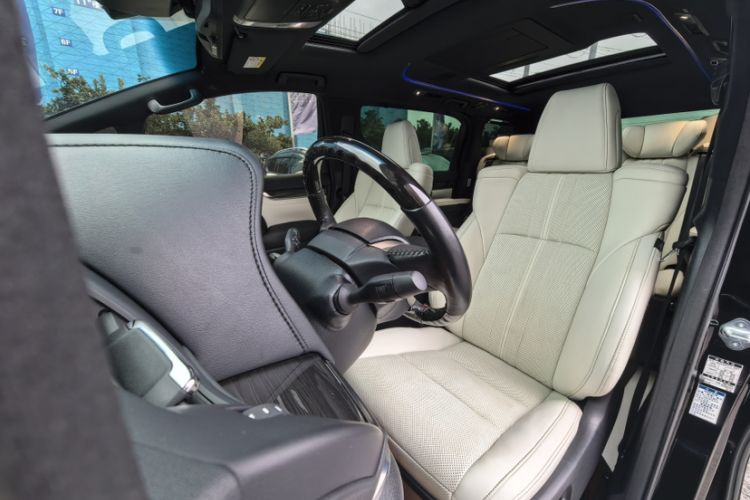 Used Lexus LM 2020 300h Seven-Seat Elegant Edition