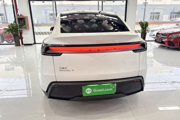 Used Tesla Model Y 2025 Rear-Wheel-Drive Version