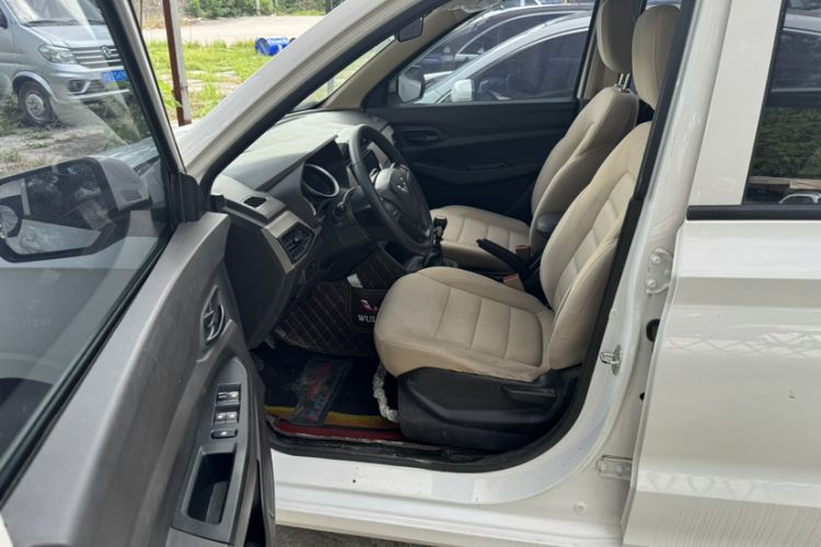 Used Wuling Hongguang 2019 1.5L S Standard Version China VI LAR