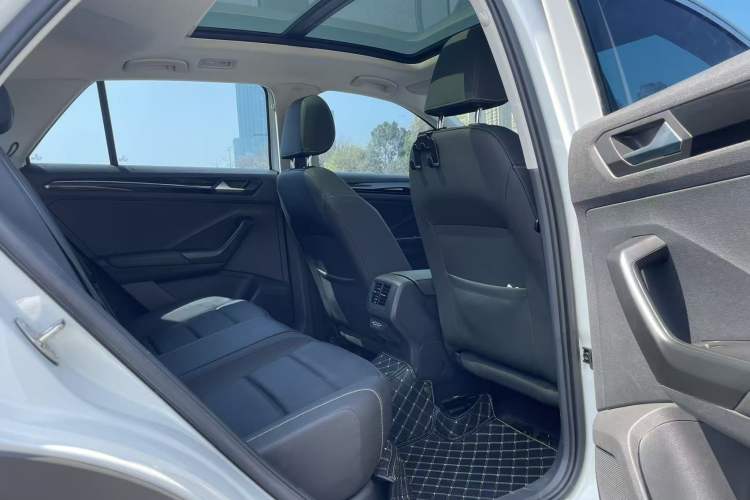 Used Volkswagen T-ROC 2020 280TSI DSG Two-Wheel Drive Comfort Version