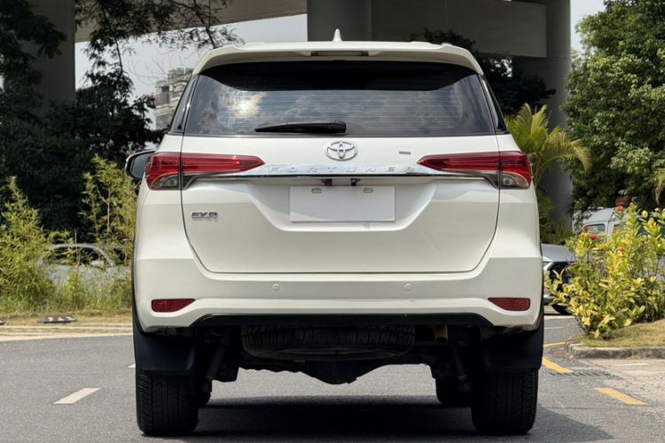 Used Toyota Fortuner 2016 2.7L Middle East Version Exterior 6