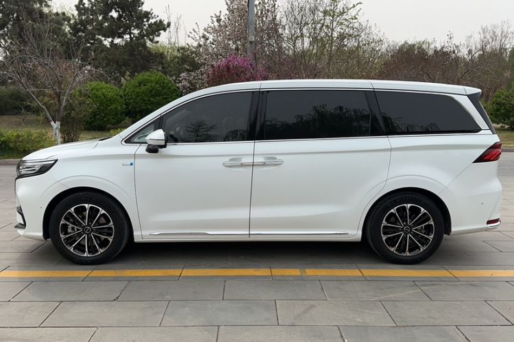 Used Roewe iMAX8 2021 400TGI Supreme Series Ultimate Edition
