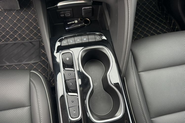 Used Buick Envision 2022 Encore Plus 652T Five-Seat All-Wheel-Drive Luxury Model