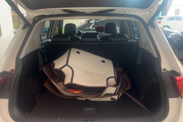 Used Volkswagen Tiguan L 2022 330TSI Automatic Two-Wheel Drive Smart Edition Trunk