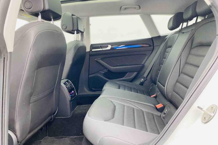 Used Volkswagen FAW-Volkswagen CC 2023 Hunting Vehicle 380TSI Hunter's Heart Edition Interior 4