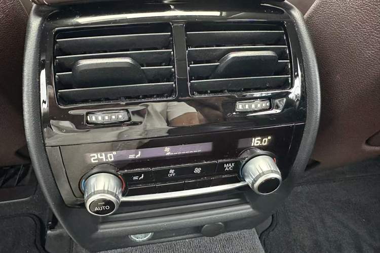 Used BMW 5 Series New Energy 2019 530Le Luxury Package Interior 8