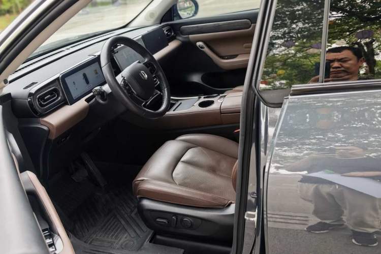 Used Leapmotor C11 2023 Range-Extended 285 Smart Enjoyment Edition Interior 2